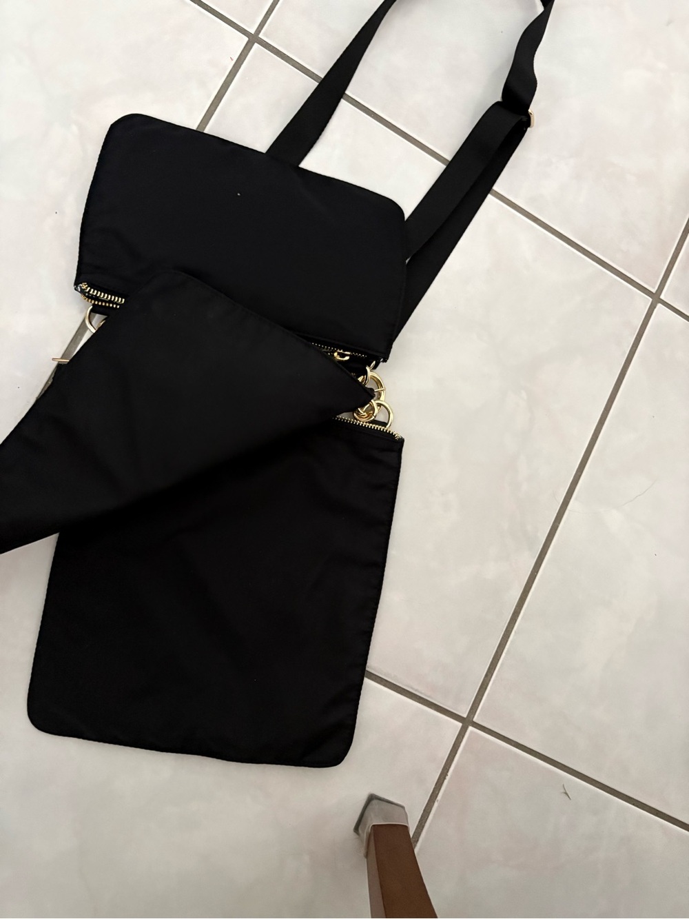 Amy Sacks Black Nylon Crossbody with Gold Hardware - Picture 5 of 15